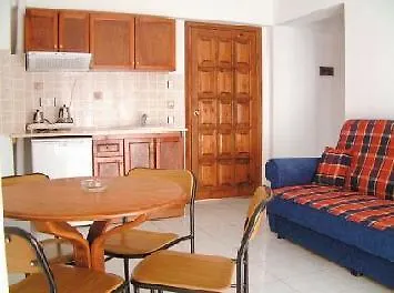 מרמריס Hotel Club Portobello